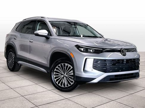 New 2026 Volkswagen Tiguan S AWD/4WD image 2