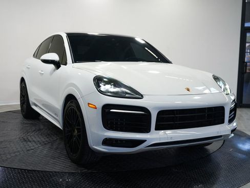 Used 2021 Porsche Cayenne GTS AWD/4WD image 3
