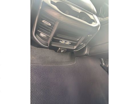 Used 2024 RAM 1500 Laramie image 14
