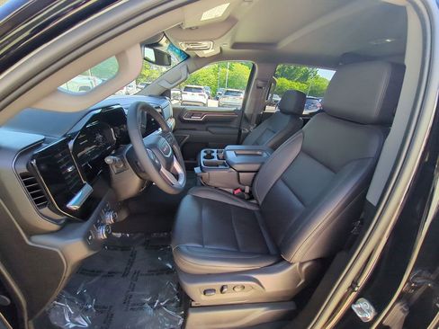 Used 2025 GMC Sierra 1500 SLT AWD/4WD image 16