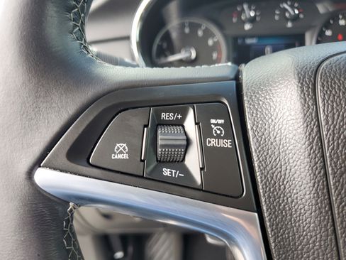 Used 2022 Buick Encore Preferred w/ Safety Package image 22