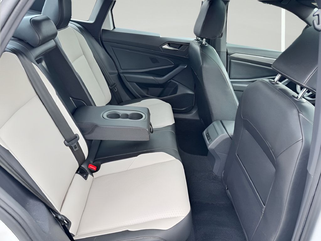 Used 2019 Volkswagen Jetta R-Line FWD image 28