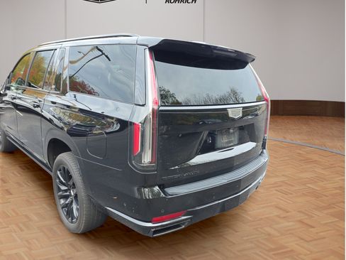 Used 2023 Cadillac Escalade ESV Sport Platinum w/ LPO, ONYX Package AWD/4WD image 12