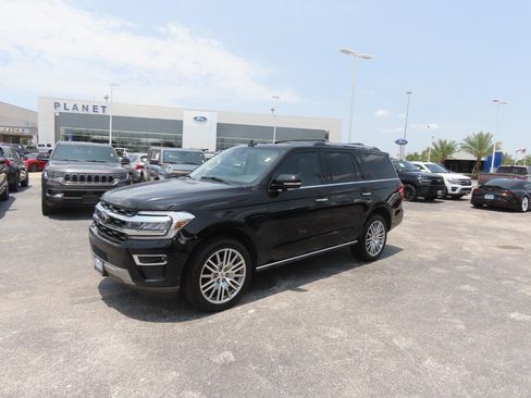 Certified 2024 Ford Expedition Limited RWD image 2