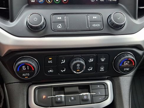Used 2023 GMC Acadia SLT w/ Technology Package AWD/4WD image 21