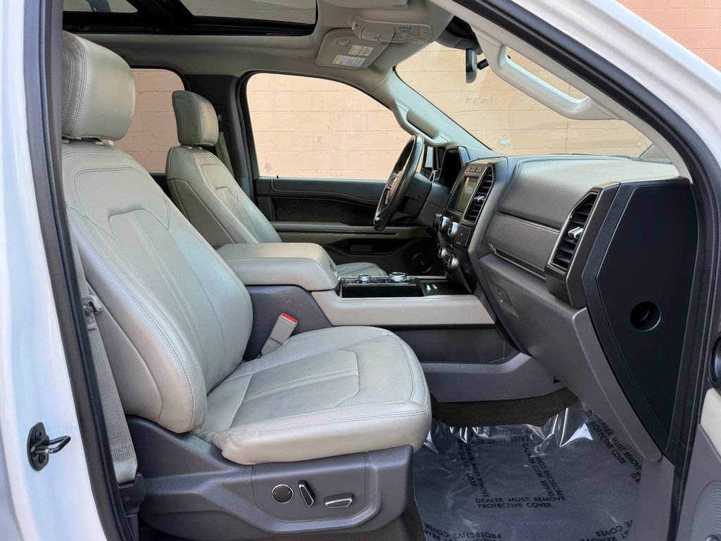 Used 2018 Ford Expedition Limited w/ Equipment Group 302A AWD/4WD image 24