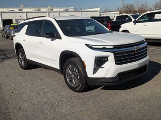 Used 2025 Chevrolet Traverse LT video 2