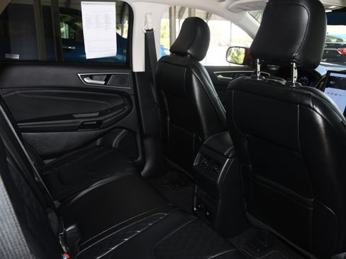 Used 2024 Ford Edge Titanium image 20