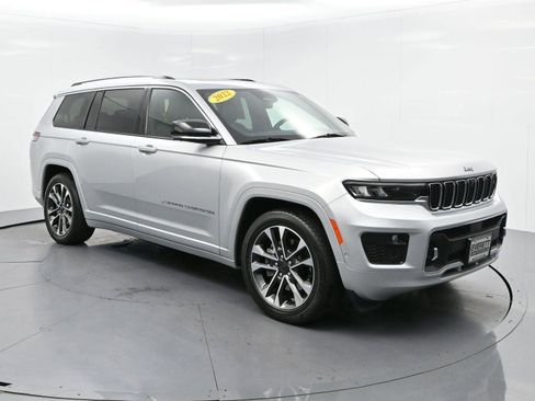 Used 2022 Jeep Grand Cherokee L Overland w/ Advanced Protech Group III AWD/4WD image 2
