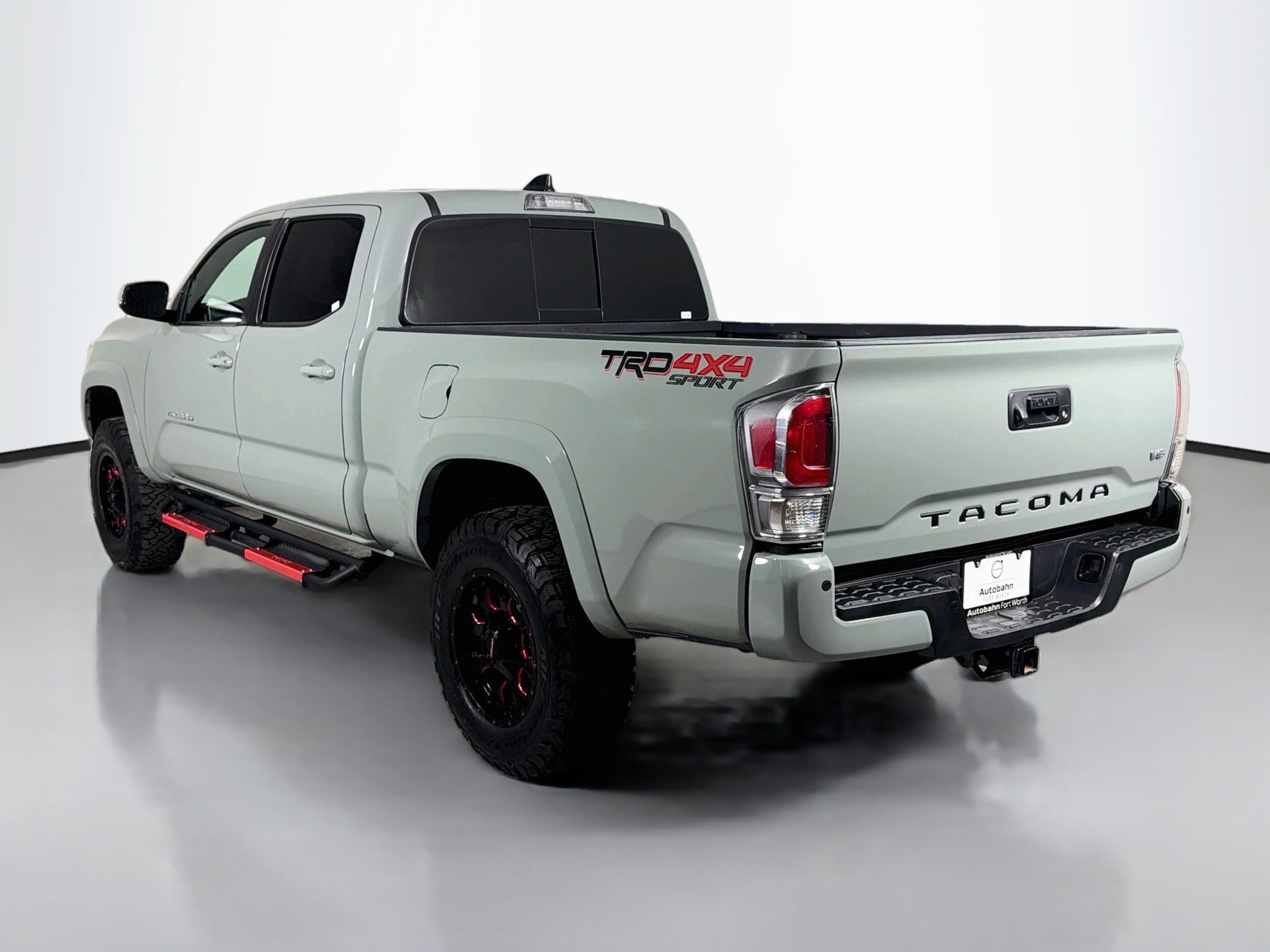 Used 2022 Toyota Tacoma TRD Sport w/ Technology Package AWD/4WD image 8