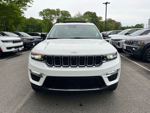 Used 2023 Jeep Grand Cherokee Limited w/ Luxury Tech Group II AWD/4WD image 3