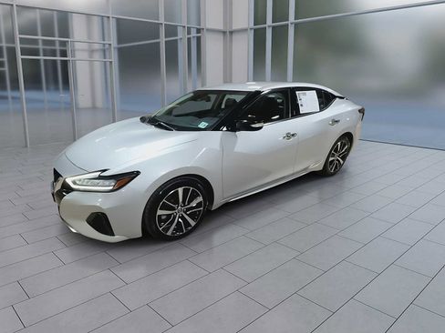 Used 2023 Nissan Maxima SV FWD image 4