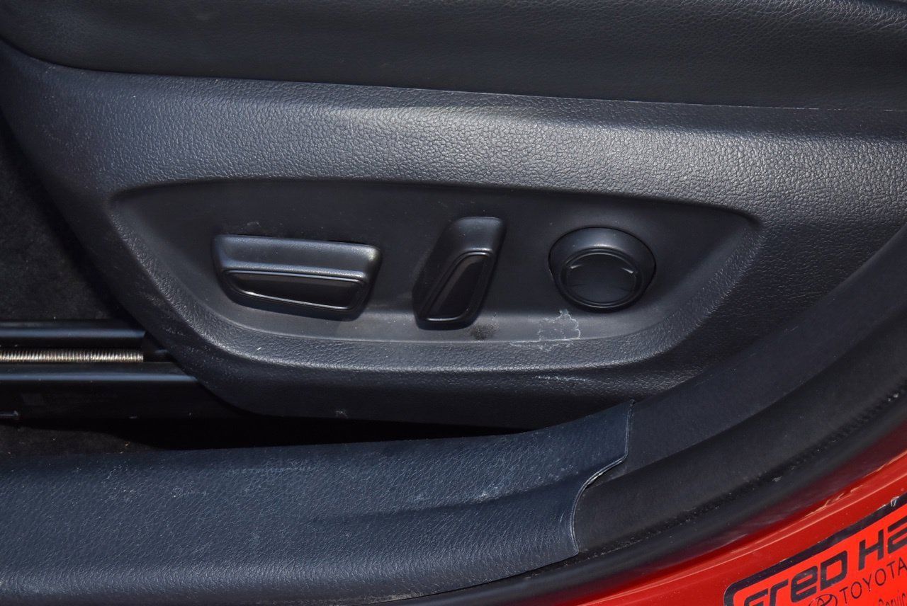Used 2022 Toyota Camry SE w/ Convenience Package FWD image 32