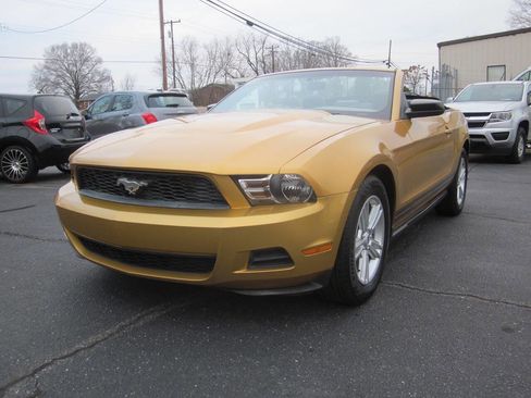 Used 2010 Ford Mustang Convertible image 34