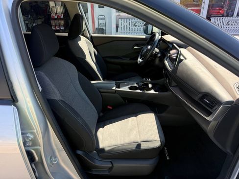 Used 2023 Nissan Rogue SV FWD image 13