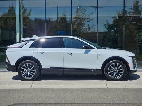 New 2026 Cadillac Lyriq Sport AWD/4WD image 6