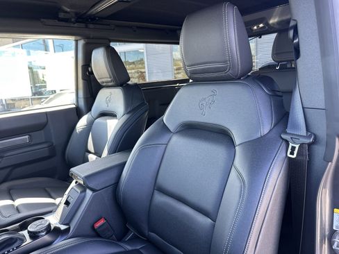 New 2025 Ford Bronco Badlands image 11