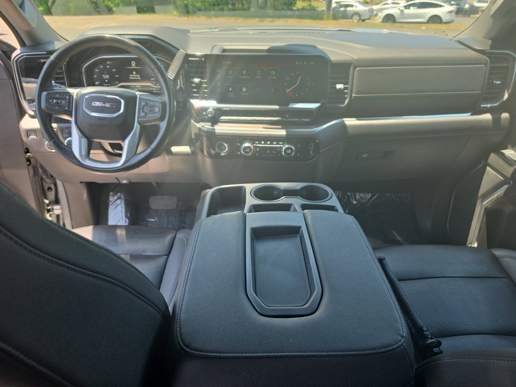 Used 2024 GMC Sierra 1500 SLT AWD/4WD image 18
