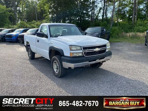 Used 2006 Chevrolet Silverado 2500 W/T RWD image 3