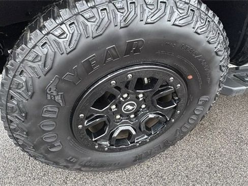 Used 2023 Ford Bronco Wildtrak image 9