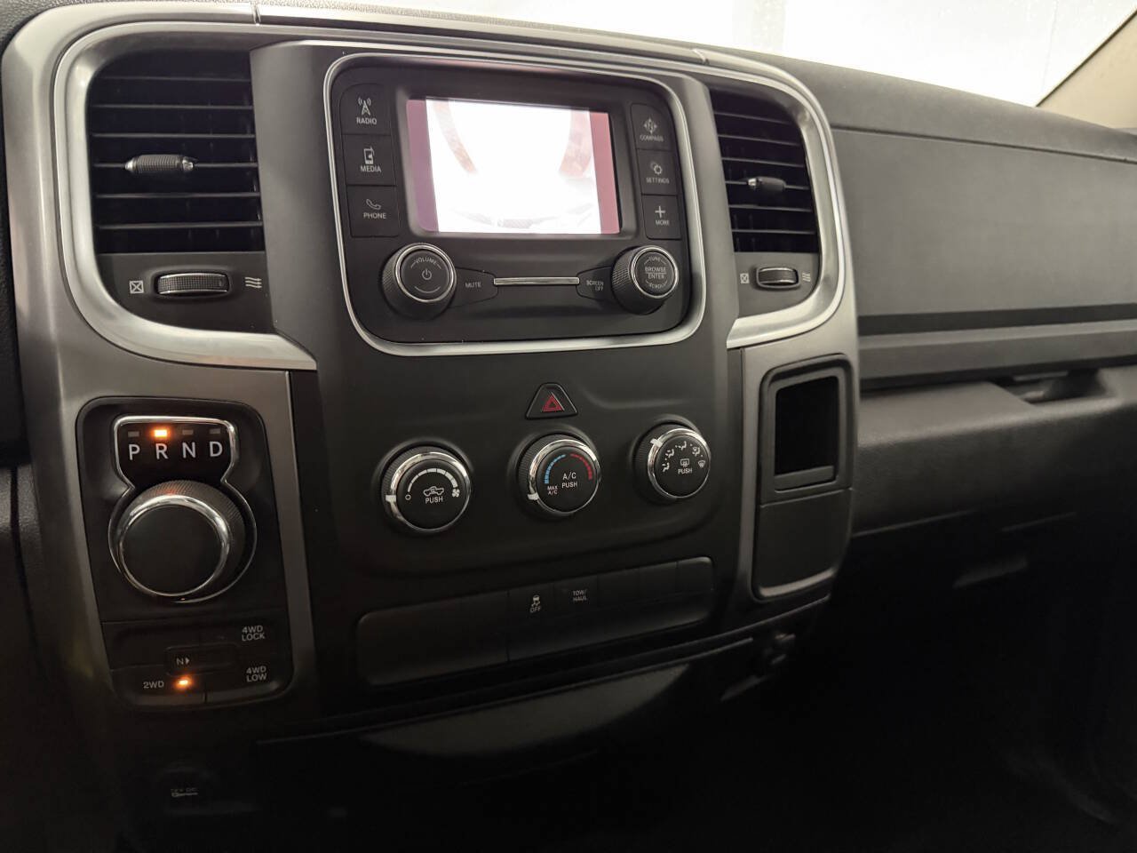 Used 2021 RAM 1500 Classic SLT AWD/4WD image 27