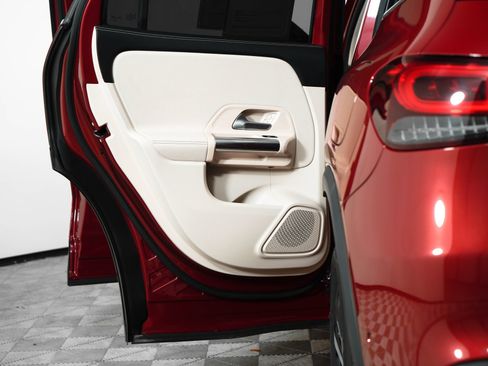 Used 2022 Mercedes-Benz GLA 250 image 16