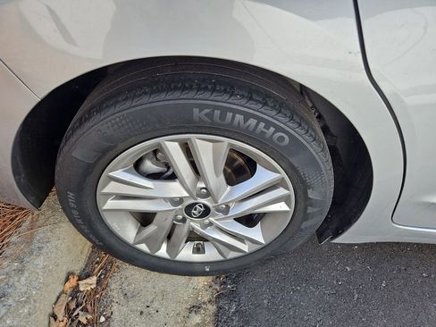 Used 2020 Hyundai Elantra SEL image 6