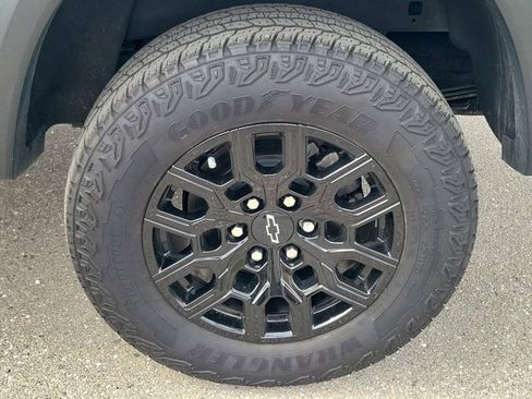 Used 2023 Chevrolet Colorado Trail Boss image 12