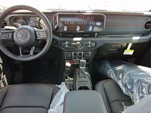 New 2026 Jeep Wrangler Unlimited Rubicon AWD/4WD image 11