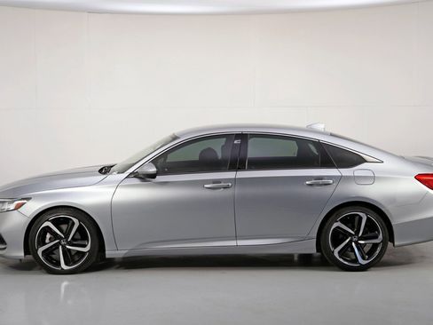 Used 2018 Honda Accord Sport image 42