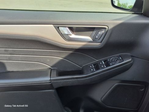 Certified 2022 Ford Escape SEL image 10