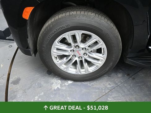Used 2024 GMC Yukon SLT AWD/4WD image 14