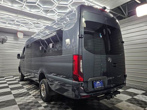 Used 2024 Mercedes-Benz Sprinter 3500 image 8