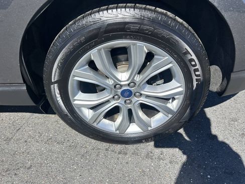 Used 2020 Ford Edge Titanium AWD/4WD image 7