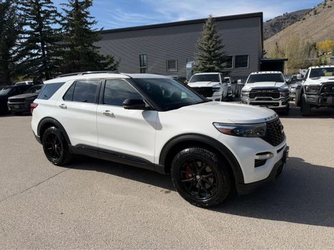 Used 2020 Ford Explorer ST w/ ST Street Pack image 6