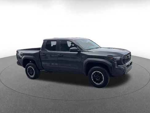 Used 2025 Toyota Tacoma TRD Off-Road AWD/4WD image 2