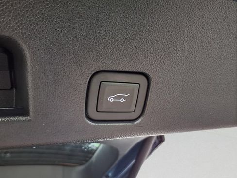 Certified 2025 Buick Enclave Preferred FWD image 23