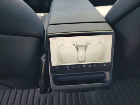Used 2024 Tesla Model 3 Standard Range RWD image 16