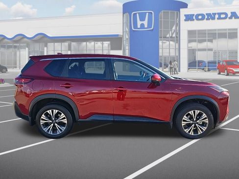 Used 2023 Nissan Rogue SV image 5