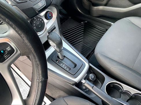 Used 2018 Ford Fiesta SE image 17