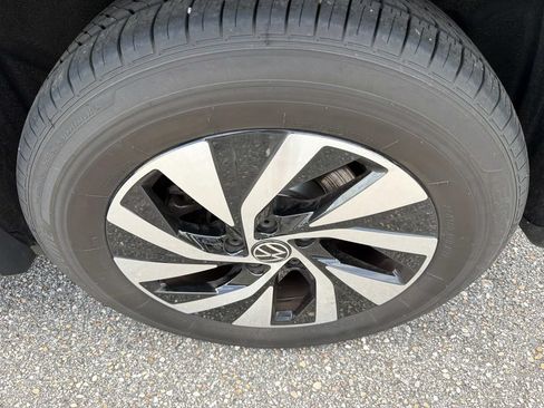 Used 2025 Volkswagen Tiguan S FWD image 25