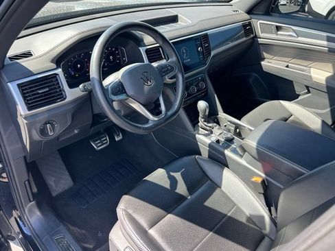 Used 2022 Volkswagen Atlas Cross Sport SEL R-Line AWD/4WD image 15
