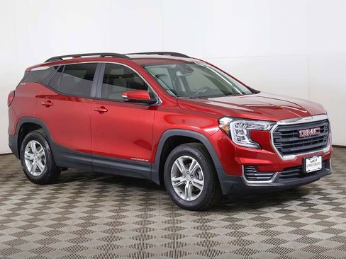 Used 2023 GMC Terrain SLE w/ Driver Convenience Package image 2