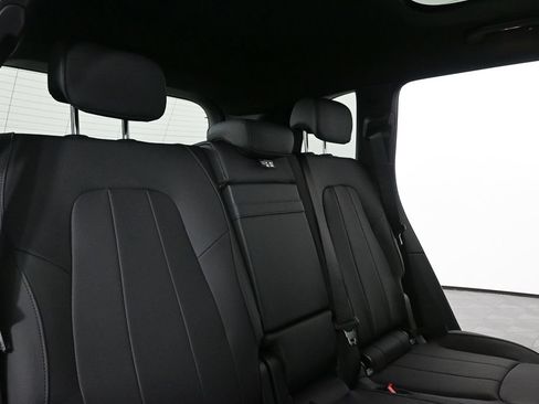 Used 2026 Mercedes-Benz GLB 250 image 21