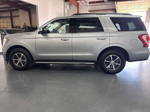 Used 2020 Ford Expedition XLT w/ Equipment Group 202A image 5