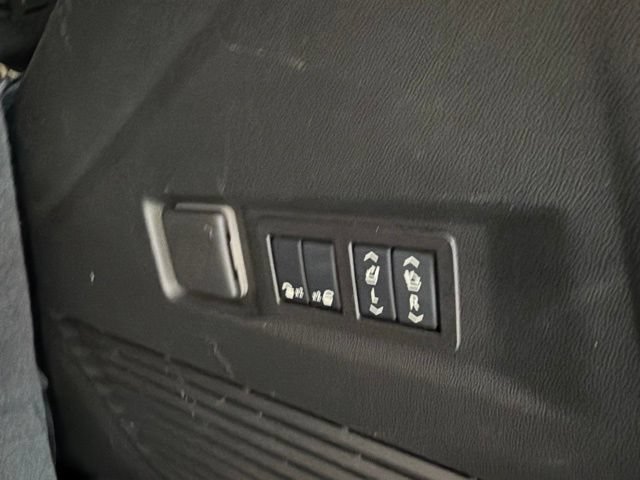 Used 2025 GMC Yukon Elevation w/ LPO, Elevation Black Package AWD/4WD image 21