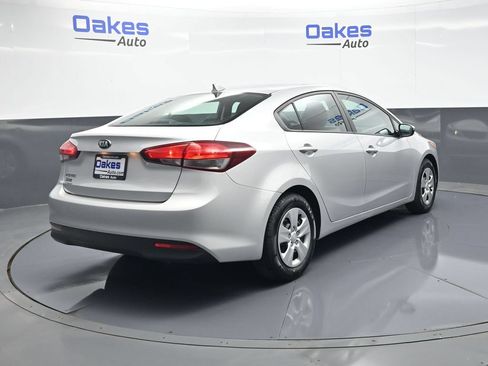 Used 2017 Kia Forte LX FWD image 7