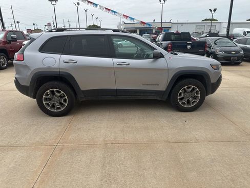 Used 2020 Jeep Cherokee Trailhawk AWD/4WD image 29