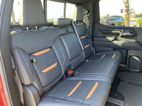 Used 2025 GMC Sierra 1500 AT4 w/ AT4 Premium Package AWD/4WD image 28