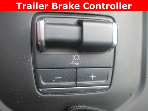 Used 2024 GMC Sierra 1500 AT4 w/ Technology Package AWD/4WD image 17